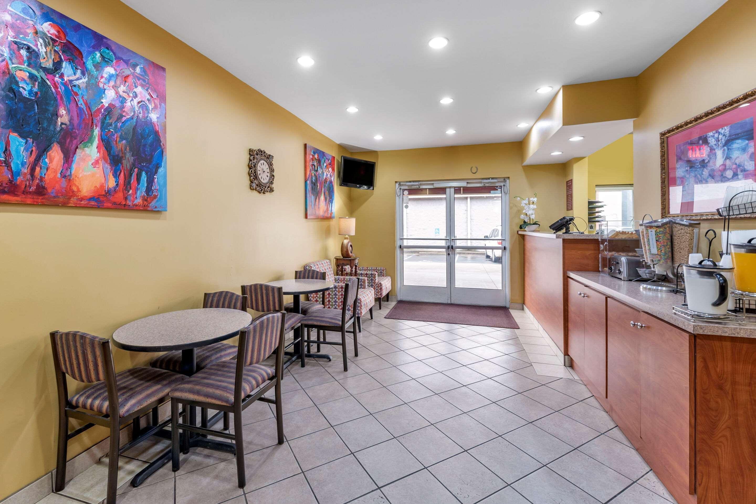 Econo Lodge Airport Louisville Exterior foto